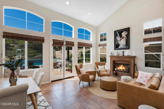 1877 Seasons Street, Simi Valley CA: https://media.crmls.org/mediaz/8ed1be68-f117-4f45-9aa5-8371530b033a.jpg