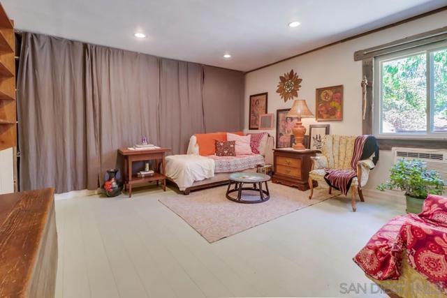 255 Highline Trl, El Cajon CA: https://media.crmls.org/mediaz/8ed25003-dd4a-4cde-ba56-3812103a584a.jpg