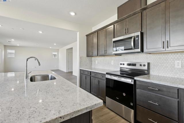 5204 Cardinal Court, Antioch CA: https://media.crmls.org/mediaz/8ed250db-eb23-4202-88d8-9ba42f9f5851.jpg