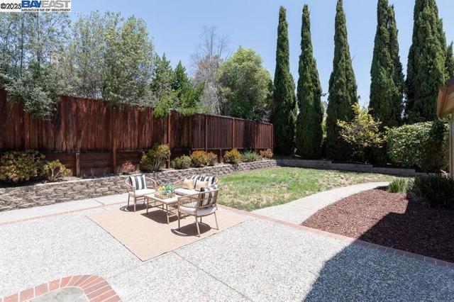 41366 Charlita Ct, Fremont CA: https://media.crmls.org/mediaz/8ed25ac2-1c47-4127-b2ae-330fb813e777.jpg