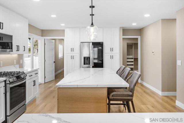 7226 San Bartolo Street, Carlsbad CA: https://media.crmls.org/mediaz/8ed29fb9-08d1-4886-b1ff-b35d0279a802.jpg
