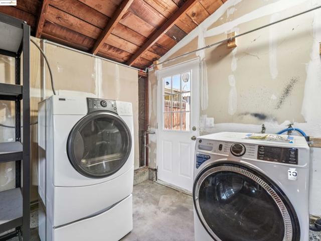 589 Evangeline Way, Hayward CA: https://media.crmls.org/mediaz/8ed32b32-131a-4002-82ae-7005296cae6a.jpg