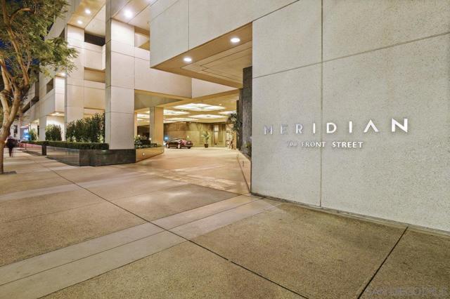 700 Front St, San Diego CA: https://media.crmls.org/mediaz/8ed37f42-6228-46bb-8f2a-531b0b913880.jpg