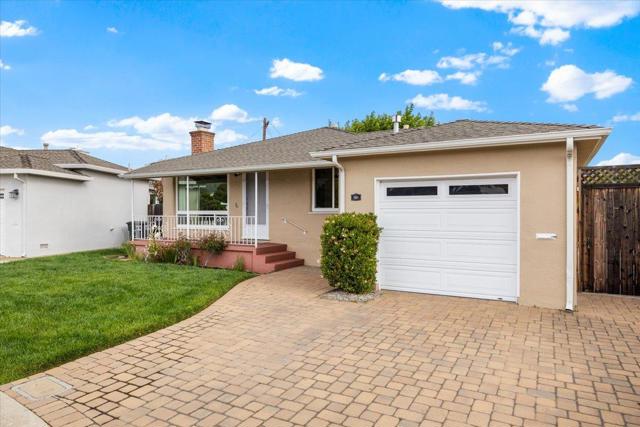 701 Poinsettia Avenue, San Mateo CA: https://media.crmls.org/mediaz/8ed3915e-d954-4d1a-bbb4-f201fac34697.jpg