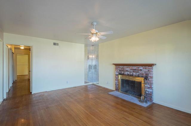 217 Iris Drive, Salinas CA: https://media.crmls.org/mediaz/8ed3a078-d4cc-43af-aee2-980663830e1e.jpg