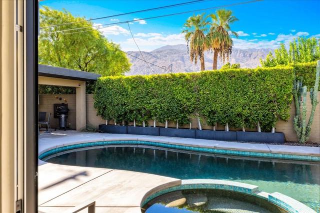 703 N Calle Rolph, Palm Springs, CA 92262