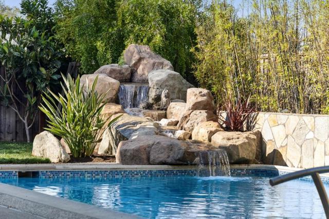 900 Highlands Circle, Los Altos CA: https://media.crmls.org/mediaz/8ed4b979-4749-46f0-acdf-02d7447e75ff.jpg