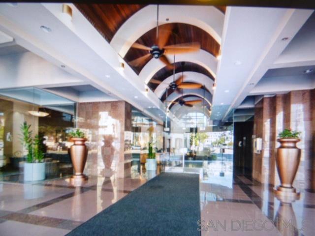 100 Harbor Dr, San Diego CA: https://media.crmls.org/mediaz/8ed51c2a-9531-4221-93d2-84407a9999e0.jpg