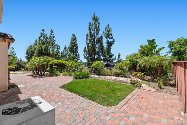 1560 Eden Court, San Marcos CA: https://media.crmls.org/mediaz/8ed61072-6179-43ca-9250-9e274f7ab316.jpg