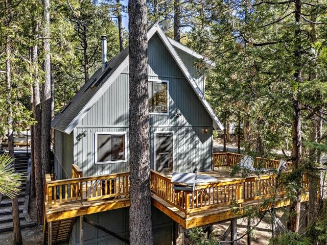 52402 Pine Ridge Road, Idyllwild CA: https://media.crmls.org/mediaz/8ed67333-330c-44bd-9b8c-c2a461419f5f.jpg