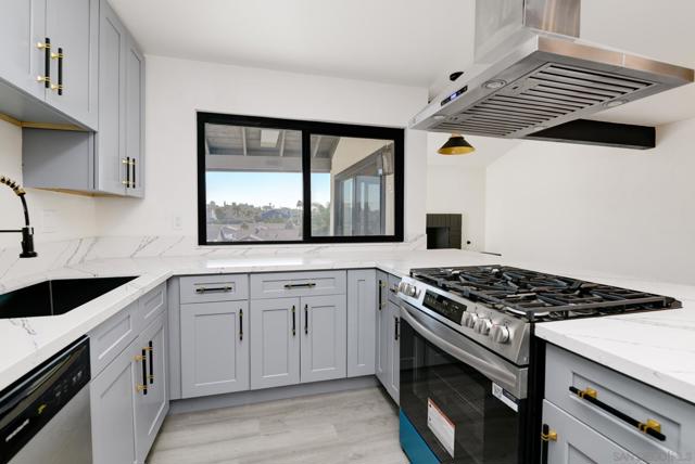 6035 Harps Ct, San Diego CA: https://media.crmls.org/mediaz/8ed6b983-e27e-4e00-b0d1-e27cd55a8ed5.jpg