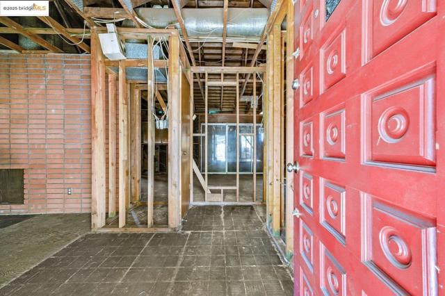 11201 Lochard Street, Oakland CA: https://media.crmls.org/mediaz/8ed86784-2fcf-4259-bc04-be939356bdaf.jpg