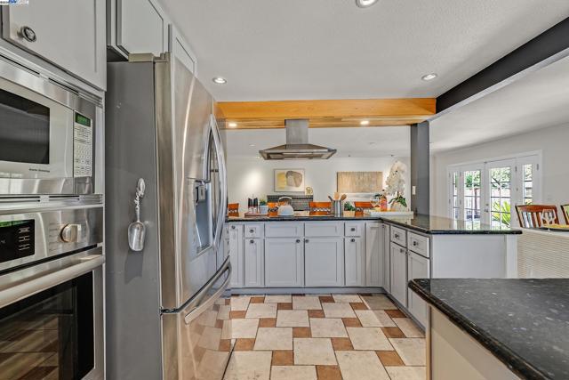 Image 12 of 42 For 45421 Parkmeadow Dr