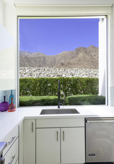 1147 Los Robles Drive, Palm Springs CA: https://media.crmls.org/mediaz/8ed937d2-0f0c-43f1-920b-da5feec0cafe.jpg