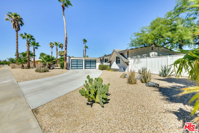 2146 N Blando Road, Palm Springs CA: https://media.crmls.org/mediaz/8ed972ba-3775-4a7d-8263-569125860415.jpg