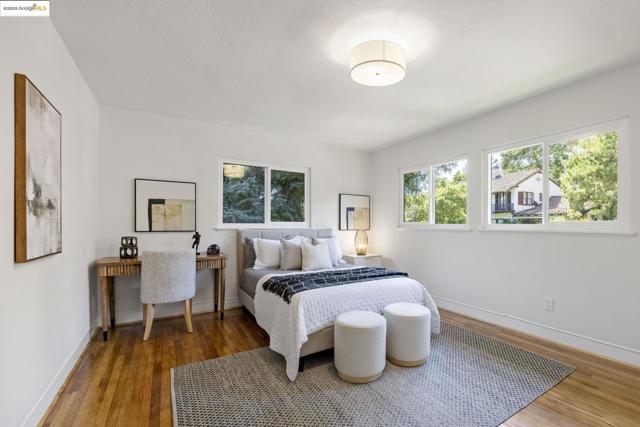 38 La Salle Ave, Piedmont CA: https://media.crmls.org/mediaz/8ed98d86-ce33-4ef8-bf9c-f2a4f60fa613.jpg