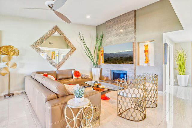 32 Presidio Place, Palm Desert CA: https://media.crmls.org/mediaz/8ed9c6c6-0046-44a4-8c7b-736da8fa3b5e.jpg