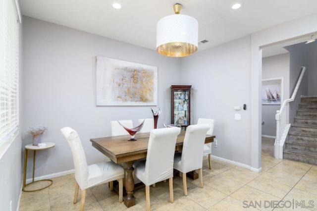 1622 Puffin Pl, Chula Vista CA: https://media.crmls.org/mediaz/8eda292e-367f-4ad4-81d9-b4cf3a25b437.jpg