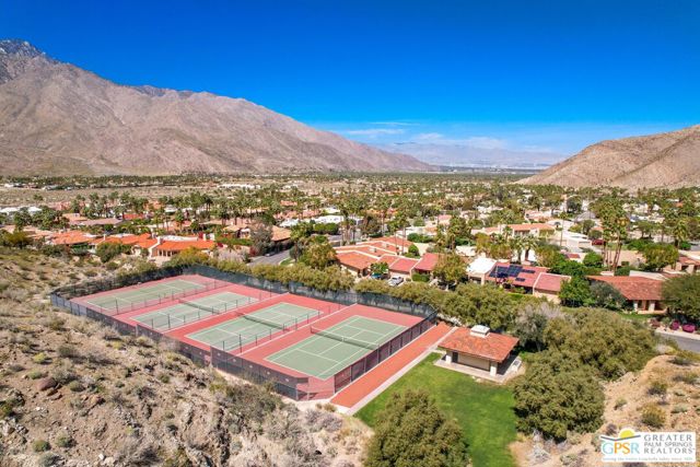 3351 Andreas Hills Drive, Palm Springs CA: https://media.crmls.org/mediaz/8edbb98c-4b0e-460f-9d07-7fc52f9c8c00.jpg