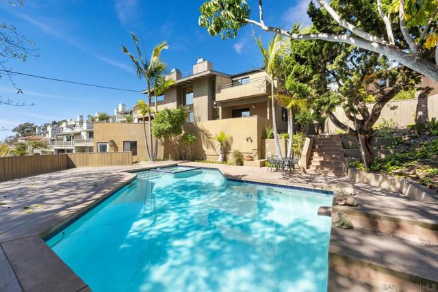 2195 Hayden Way, San Diego CA: https://media.crmls.org/mediaz/8edbc59d-5a0f-494d-85da-e5f54cc96ccd.jpg