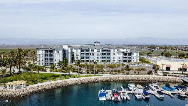 Detail Gallery Image 1 of 37 For 4012 Tradewinds Dr #101,  Oxnard,  CA 93035 - 3 Beds | 2 Baths