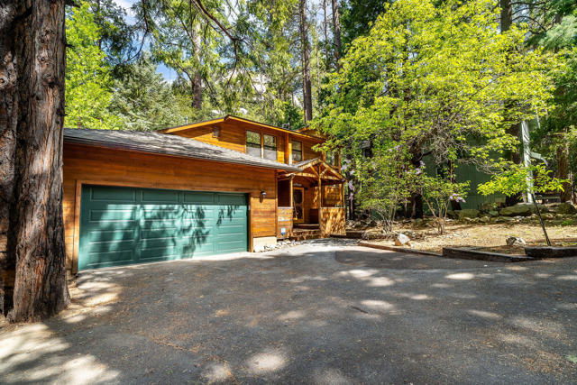 24542 Fern Valley Road, Idyllwild CA: https://media.crmls.org/mediaz/8edbf459-3515-45d7-a243-dd8c63dc2171.jpg