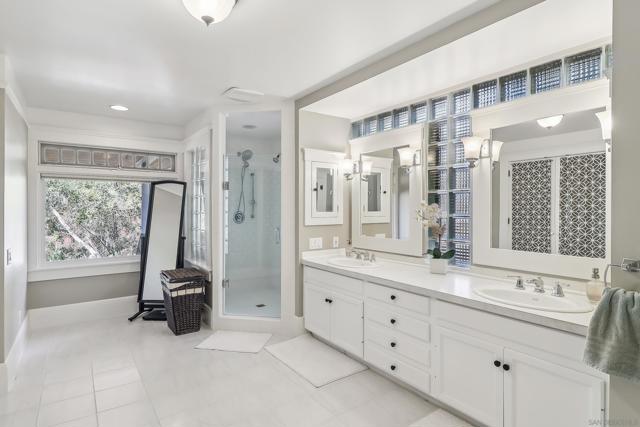 4472 Hortensia St, San Diego CA: https://media.crmls.org/mediaz/8edceaa6-0c39-4b49-b938-7627f13918aa.jpg