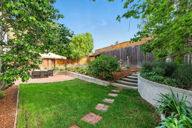 1863 Edgewood Drive, Palo Alto CA: https://media.crmls.org/mediaz/8edd21b9-0a19-404b-99b1-340e5abe2a58.jpg