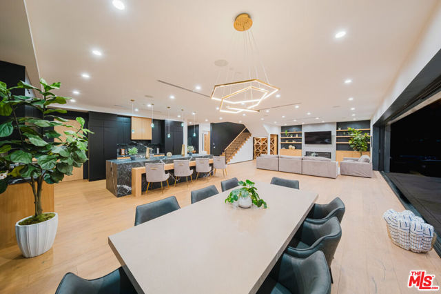 5141 Varna Avenue, Sherman Oaks CA: https://media.crmls.org/mediaz/8edd89d5-85ac-446e-aba4-717e740a1587.jpg