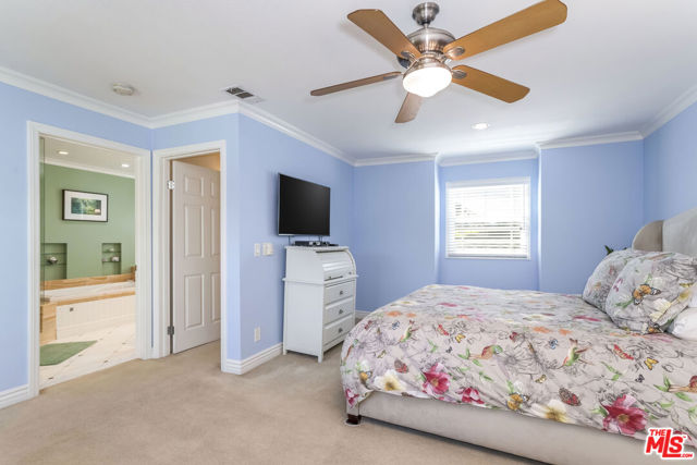 3734 Wade Street, Los Angeles CA: https://media.crmls.org/mediaz/8edddc66-f114-49a2-96ad-e444be7cebc2.jpg