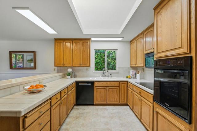587 Dublin Way, Sunnyvale CA: https://media.crmls.org/mediaz/8ede07c5-a2fe-4e9a-8fa8-afaac0a645c2.jpg