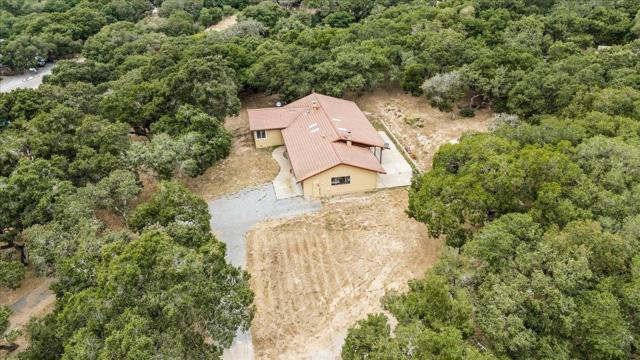 19515 Vierra Canyon Road, Salinas CA: https://media.crmls.org/mediaz/8ede1be7-8a69-4eab-be9c-d6aa662de648.jpg