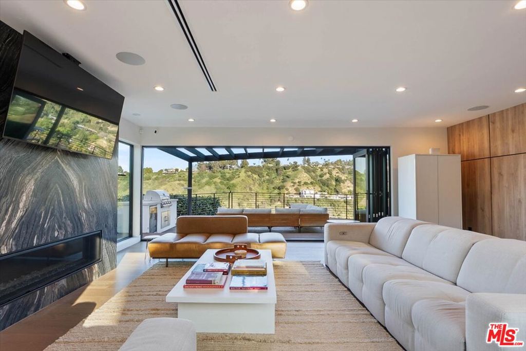 MLS #26661909 image #2