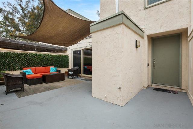 10212 Caminito Pitaya, San Diego CA: https://media.crmls.org/mediaz/8ede669a-01e4-4e76-9eaf-df9c511639a9.jpg