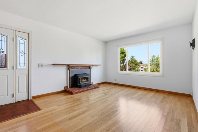 2081 Rollingwood Drive, San Bruno CA: https://media.crmls.org/mediaz/8ede6c6a-1747-4b05-a401-649e04cc0a5d.jpg