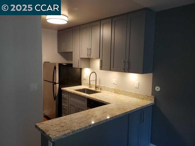 2742 Oak Rd, Walnut Creek CA: https://media.crmls.org/mediaz/8edef5bb-2904-4924-be99-4c795245d7ee.jpg