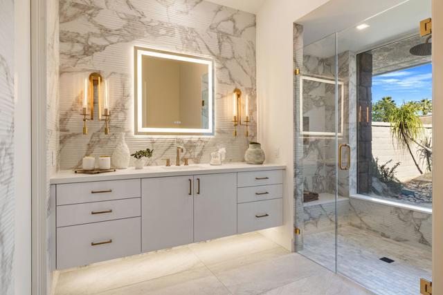 9 Regency Drive, Rancho Mirage CA: https://media.crmls.org/mediaz/8edf0c67-3e14-45cc-b54e-dbf2a01509d2.jpg