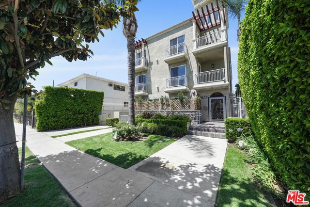 1023 Wilcox Ave #201, Los Angeles, CA 90038