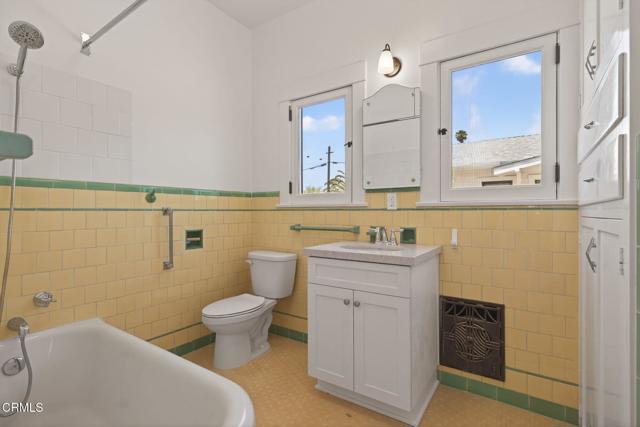181 197 Klamath Street, Ventura CA: https://media.crmls.org/mediaz/8edfc604-34d8-4f92-8d74-74dc0b28303d.jpg
