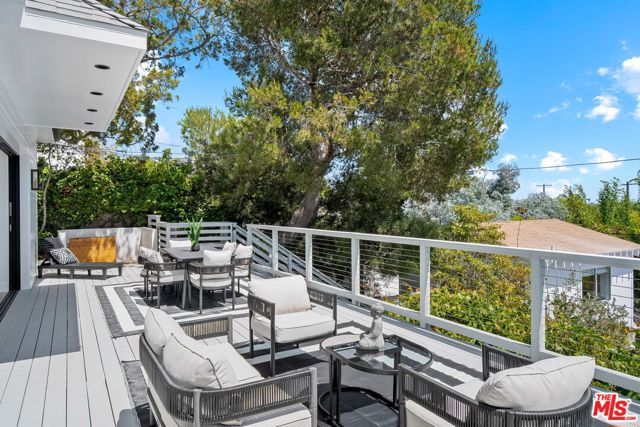 13048 Rose Avenue, Los Angeles CA: https://media.crmls.org/mediaz/8edfe91d-0f7d-4b82-8898-80f10efd1d47.jpg