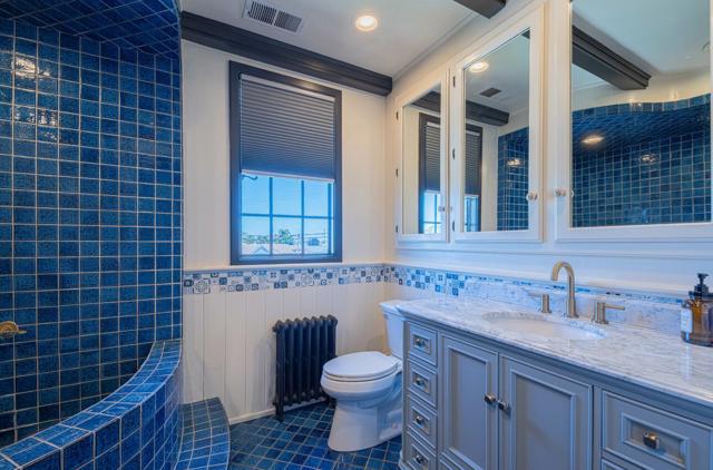 1 Santa Lucia Avenue, Salinas CA: https://media.crmls.org/mediaz/8edff6e2-5635-48ee-a323-c1a7b55ad03d.jpg