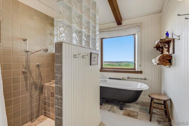 35750 Mountain Circle Drive, Julian CA: https://media.crmls.org/mediaz/8ee0134e-b1b7-4845-9ca8-901d0c9e7aa3.jpg