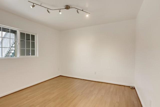 213 7th Street, Oakland CA: https://media.crmls.org/mediaz/8ee0a44d-d6d7-47a8-96fe-a95bebf3006e.jpg