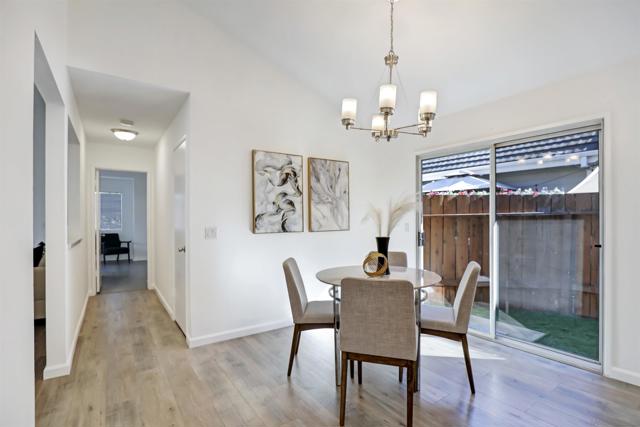 10366 Rancho Carmel Dr, San Diego CA: https://media.crmls.org/mediaz/8ee0ae86-5605-4632-93ff-ef943d0d3d3a.jpg