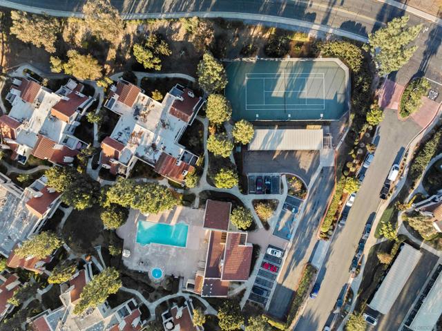 17865 Caminito Pinero, San Diego CA: https://media.crmls.org/mediaz/8ee21d95-169c-4b18-adee-3624989a17cb.jpg