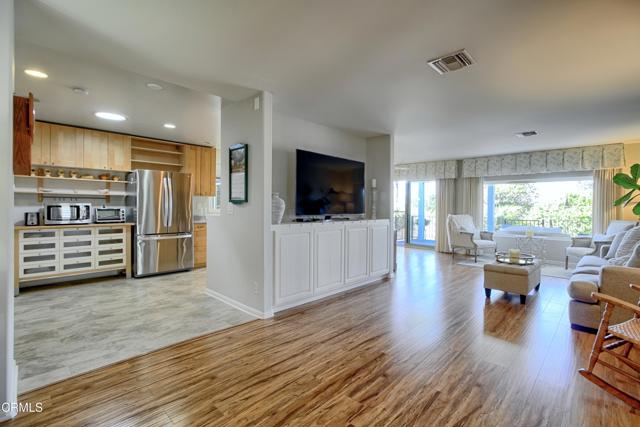 Detail Gallery Image 6 of 23 For 69 Margarita Ave #11,  Camarillo,  CA 93012 - 2 Beds | 2 Baths