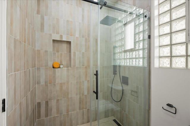 2865 Jackson Street, San Francisco CA: https://media.crmls.org/mediaz/8ee37e91-083b-4b82-a0f5-30c2318a4b69.jpg