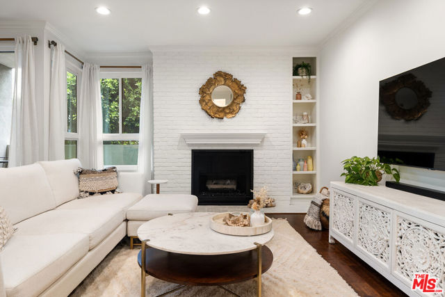 Drew Fenton | 12115 San Vicente Boulevard Los Angeles CA | MLS: 7175742