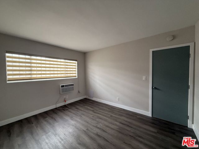 1625 Franklin Street, Santa Monica CA: https://media.crmls.org/mediaz/8ee43ca2-cbce-4ca2-9815-a5f603cb3dc5.jpg
