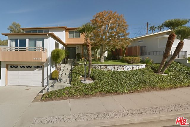 8352 Zitola Terrace, Playa del Rey CA: https://media.crmls.org/mediaz/8ee4806c-2ffd-4085-99ca-0d3850eb2544.jpg